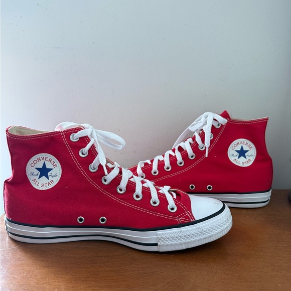 Converse Chuck Taylor All Star Men's 9.5 Red Canvas High Top Sneakers Worn Once - Picture 1 of 8